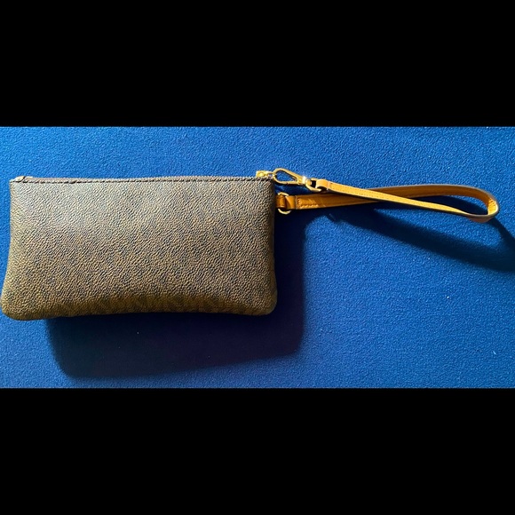 Michael Kors Wristlet Wallet Clutch - Picture 4 of 8